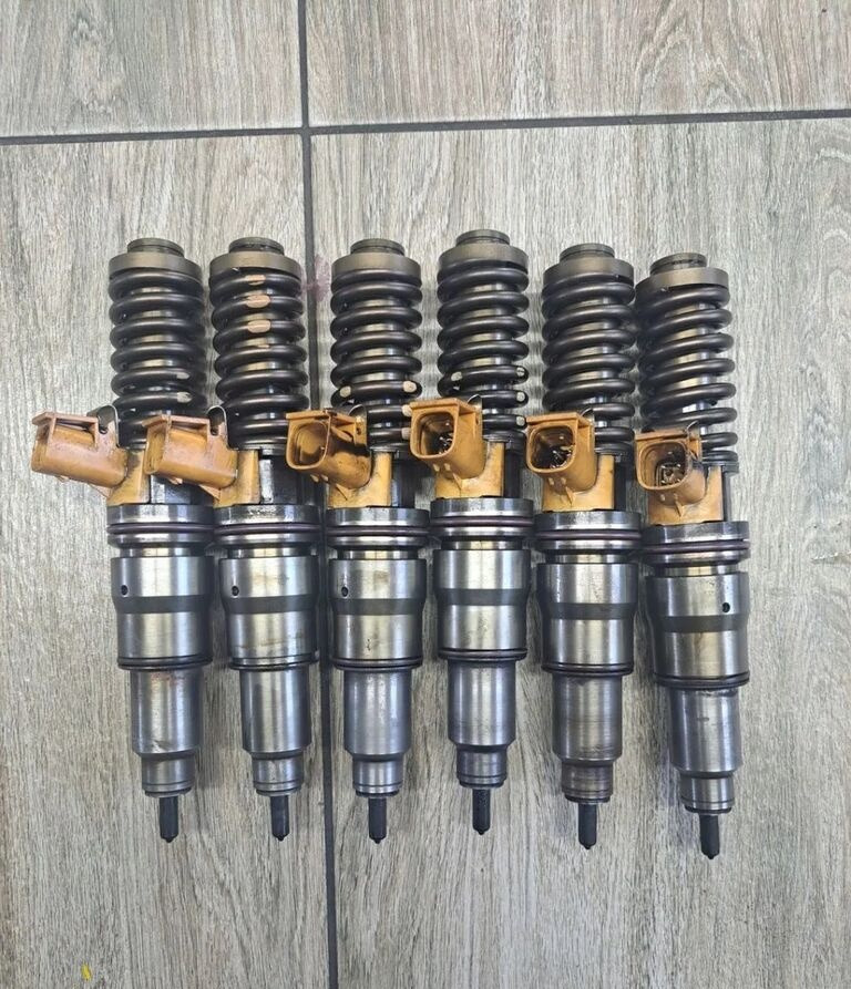 Renault POMPO E POMPOWTRYSKI MAGNUM DXI VOLVO FM FH 21340616 Renault RENAULT MAGNUM DXI VOLVO FM FH 21340616 - Inyector para Camión: foto 1 Renault POMPO E POMPOWTRYSKI MAGNUM DXI VOLVO FM FH 21340616 Renault RENAULT MAGNUM DXI VOLVO FM FH 21340616 - Inyector para Camión: foto 1