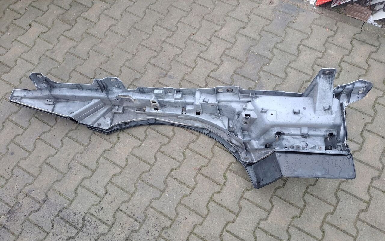 Renault STOPNICA GÓRNA STOPIEŃ LEWY RENAULT GAMA T RANGE - Peldaño para Camión: foto 2 Renault STOPNICA GÓRNA STOPIEŃ LEWY RENAULT GAMA T RANGE - Peldaño para Camión: foto 2