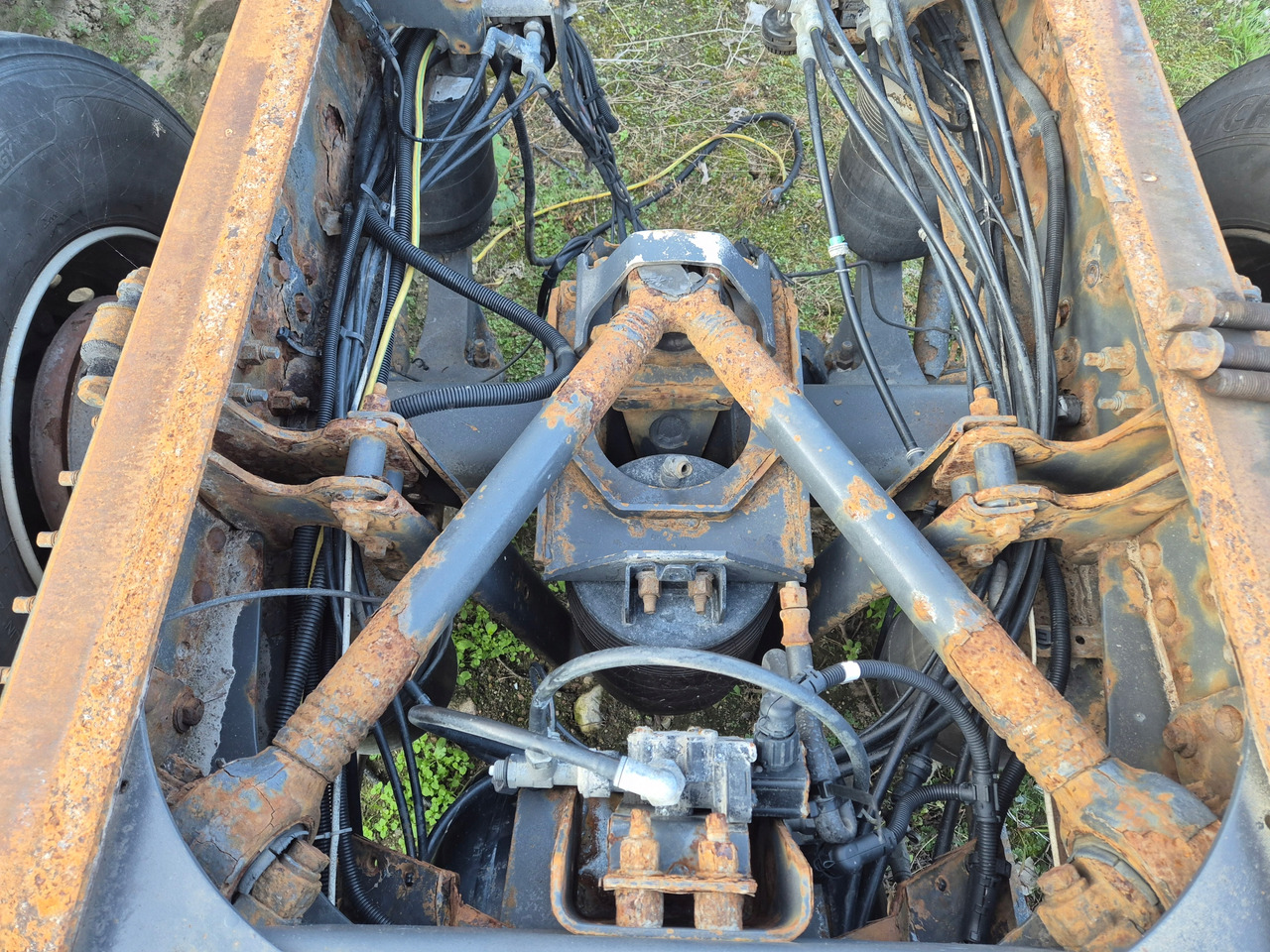 VOLVO BELKA OŚ TYŁ WLECZONA PODNOSZONA KOMPLETNA VOLVO FH FM FMX RENAULT - Suspensión: foto 2 VOLVO BELKA OŚ TYŁ WLECZONA PODNOSZONA KOMPLETNA VOLVO FH FM FMX RENAULT - Suspensión: foto 2