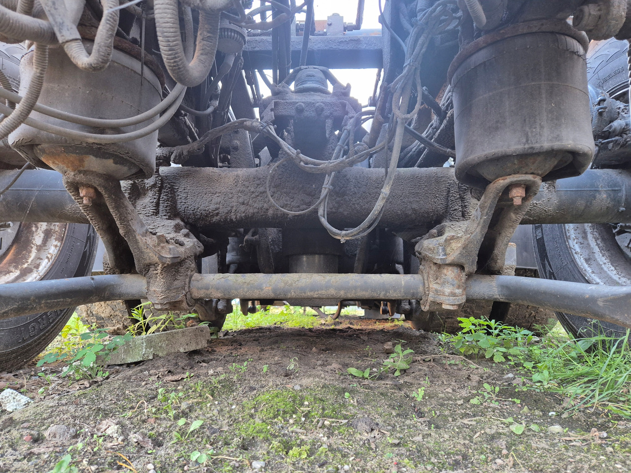 VOLVO BELKA OŚ TYŁ WLECZONA PODNOSZONA KOMPLETNA VOLVO FH FM FMX RENAULT - Suspensión: foto 4 VOLVO BELKA OŚ TYŁ WLECZONA PODNOSZONA KOMPLETNA VOLVO FH FM FMX RENAULT - Suspensión: foto 4