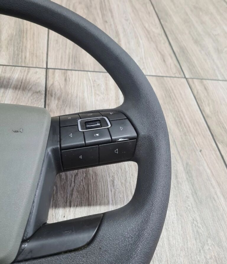 VOLVO KIEROWNICA WIELOFUNKCYJNA VOLVO FH 4 FM 4 FMX - Volante para Camión: foto 3 VOLVO KIEROWNICA WIELOFUNKCYJNA VOLVO FH 4 FM 4 FMX - Volante para Camión: foto 3