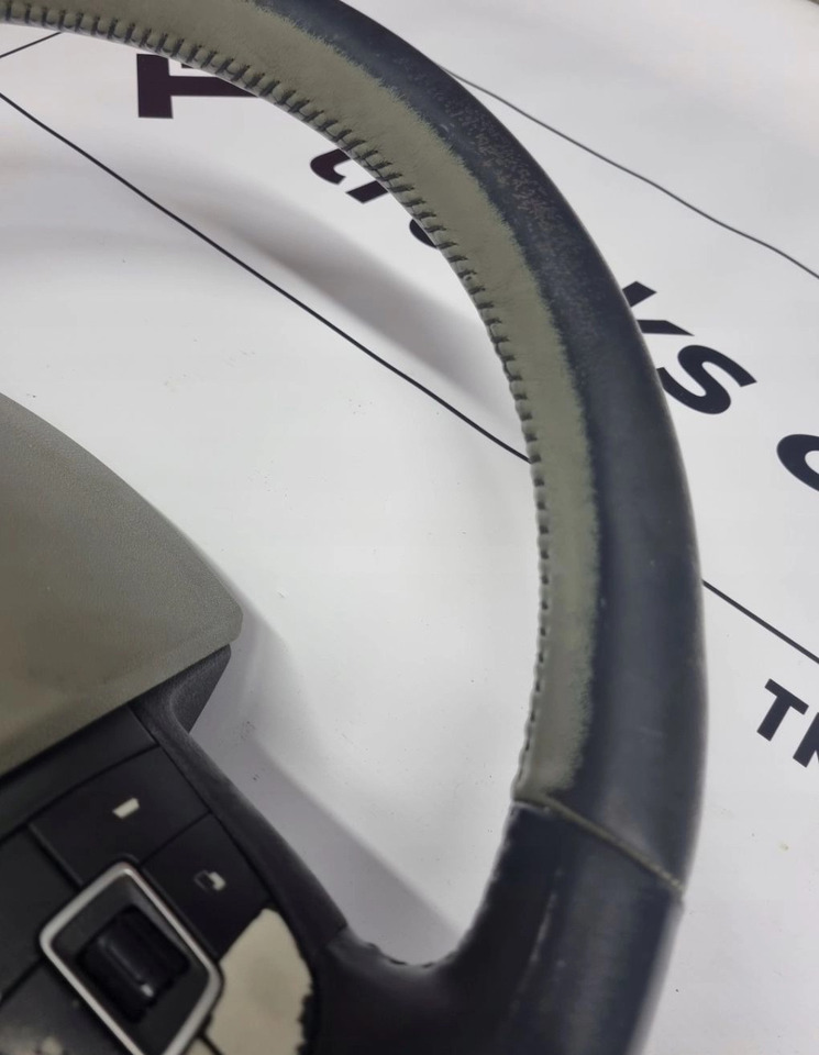 VOLVO KIEROWNICA WIELOFUNKCYJNA VOLVO FH 4 FM 4 FMX - Volante para Camión: foto 5 VOLVO KIEROWNICA WIELOFUNKCYJNA VOLVO FH 4 FM 4 FMX - Volante para Camión: foto 5