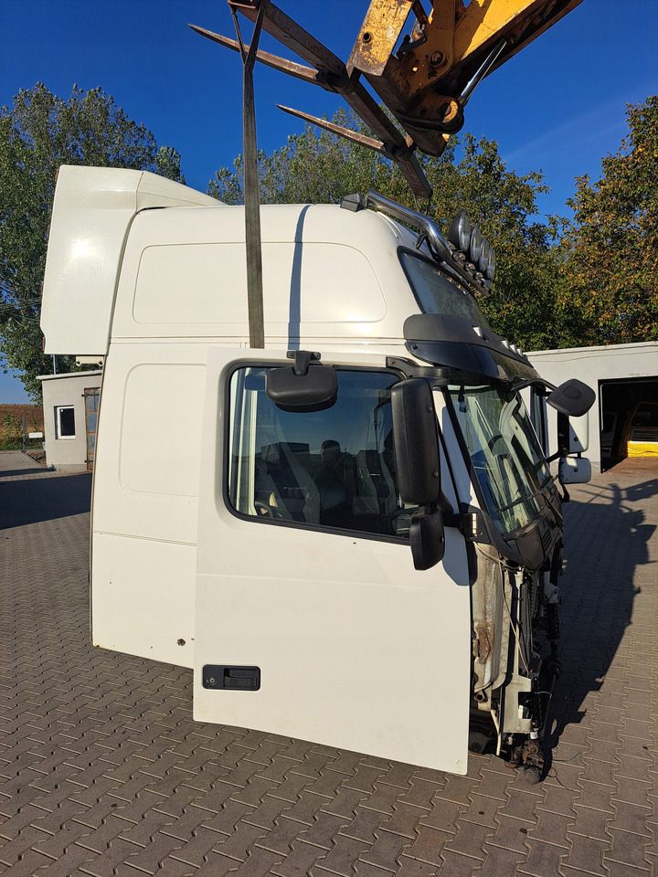 VOLVO KOMPLETNA FH 12 13 XL WYSOKA AUTOMAT - Cabina para Camión: foto 2 VOLVO KOMPLETNA FH 12 13 XL WYSOKA AUTOMAT - Cabina para Camión: foto 2