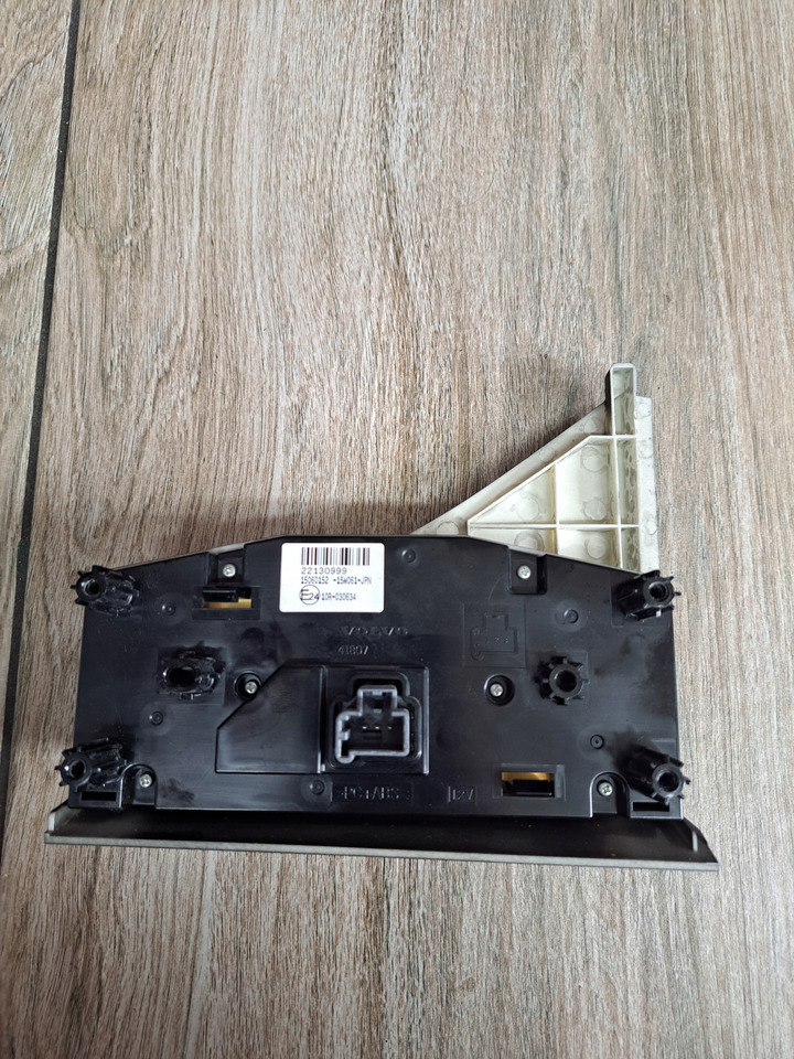 VOLVO PANEL NAWIEWU OGRZEWANIA KLIMATYZACJI VOLVO FH 4 FH 16 22130999 - Calefacción/ Ventilación para Camión: foto 2 VOLVO PANEL NAWIEWU OGRZEWANIA KLIMATYZACJI VOLVO FH 4 FH 16 22130999 - Calefacción/ Ventilación para Camión: foto 2