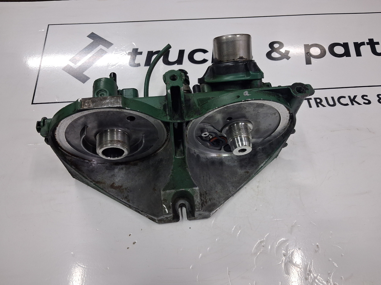 VOLVO PODSTAWA FILTRÓW PALIWA VOLVO FH FM 4 RENAULT GAMA T C K RANGE - Motor y piezas para Camión: foto 2 VOLVO PODSTAWA FILTRÓW PALIWA VOLVO FH FM 4 RENAULT GAMA T C K RANGE - Motor y piezas para Camión: foto 2