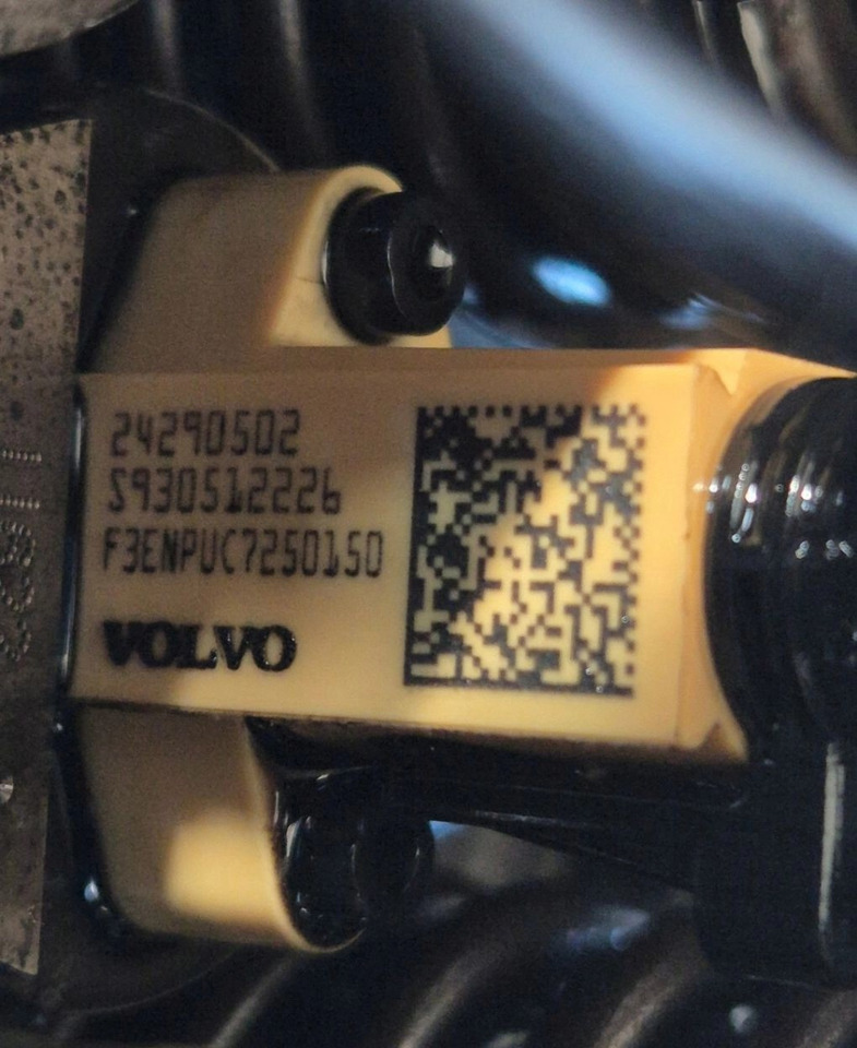 VOLVO POMPOWTRYSKIWACZE WTRYSKI COMMON RAIL VOLVO FH 5 FM 5 RENAULT GAMA DTI EVO - Inyector: foto 3 VOLVO POMPOWTRYSKIWACZE WTRYSKI COMMON RAIL VOLVO FH 5 FM 5 RENAULT GAMA DTI EVO - Inyector: foto 3