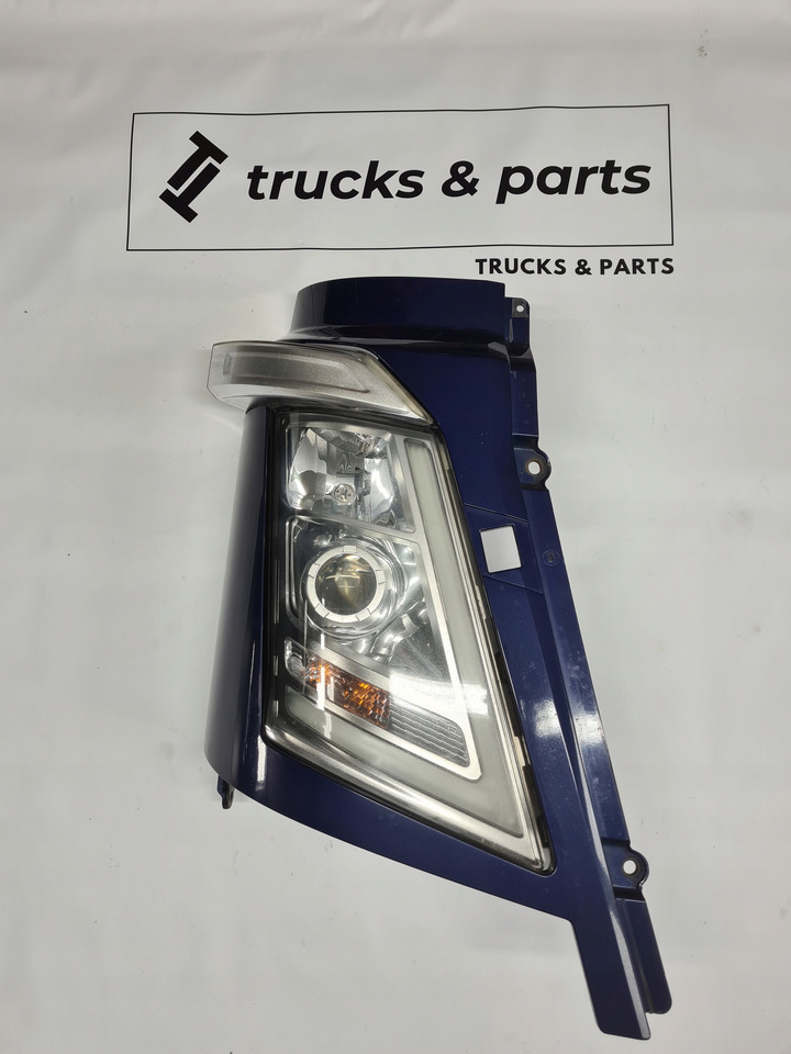 VOLVO REFLEKTOR LAMPA BIXENON OKULAR PRAWY KOMPLETNY VOLVO FH 4 22239244 - Faro delantero para Camión: foto 1 VOLVO REFLEKTOR LAMPA BIXENON OKULAR PRAWY KOMPLETNY VOLVO FH 4 22239244 - Faro delantero para Camión: foto 1