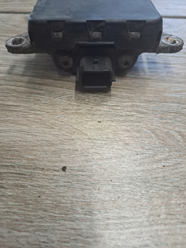 VOLVO STEROWNIK MODUŁ KOMPUTER RADARU VOLVO FH FM 13 - Sistema eléctrico para Camión: foto 3 VOLVO STEROWNIK MODUŁ KOMPUTER RADARU VOLVO FH FM 13 - Sistema eléctrico para Camión: foto 3