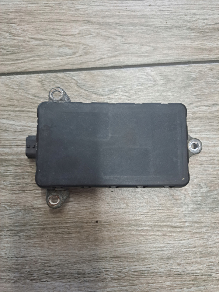 VOLVO STEROWNIK MODUŁ KOMPUTER RADARU VOLVO FH FM 13 - Sistema eléctrico para Camión: foto 2 VOLVO STEROWNIK MODUŁ KOMPUTER RADARU VOLVO FH FM 13 - Sistema eléctrico para Camión: foto 2