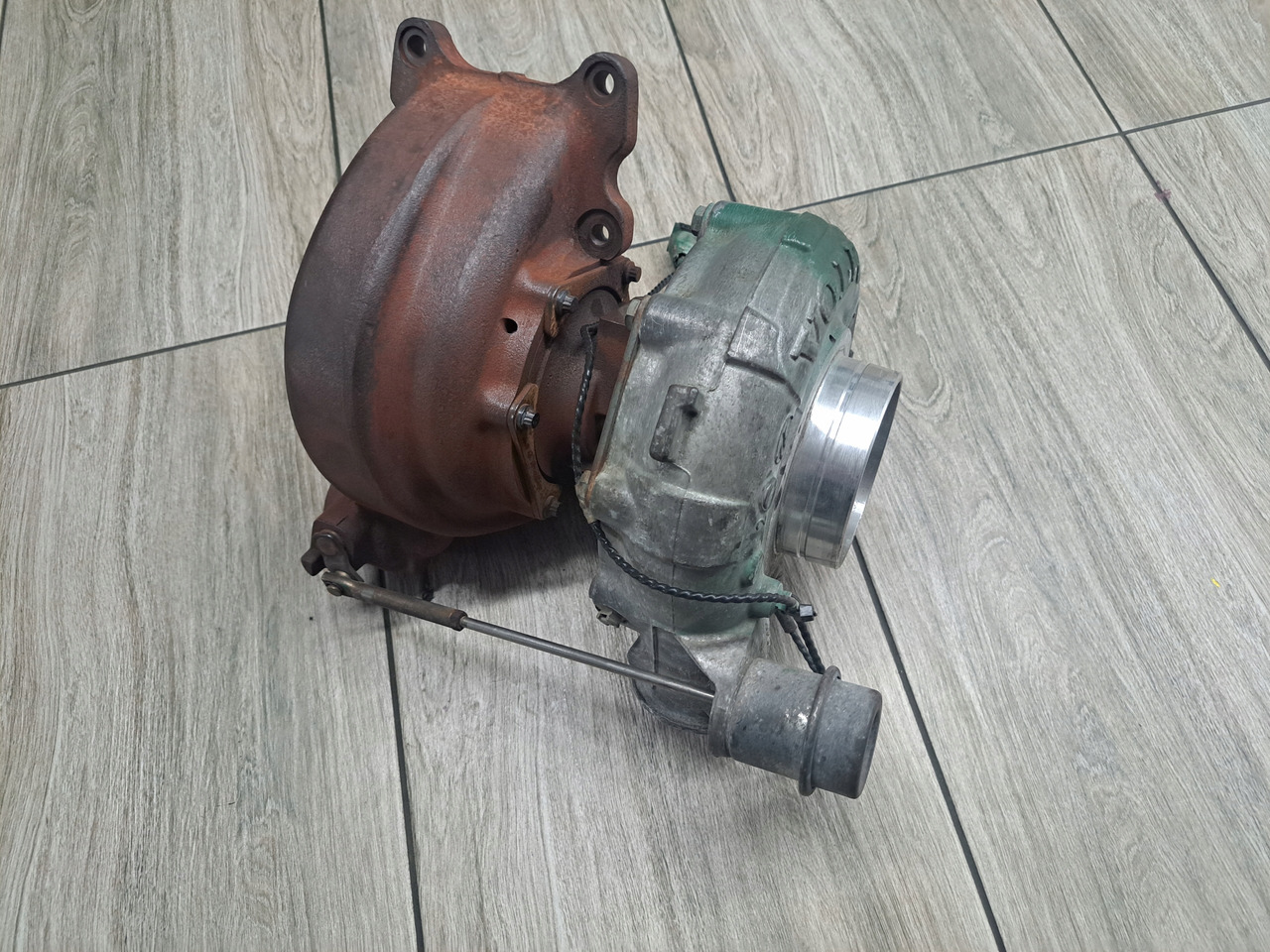 VOLVO TURBINA TURBOSPRĘŻARKA I-SAVE D13K VOLVO FH 4 FH 5 RENAULT GAMA T 23223052 WE80426B - Turbocompresor para Camión: foto 4 VOLVO TURBINA TURBOSPRĘŻARKA I-SAVE D13K VOLVO FH 4 FH 5 RENAULT GAMA T 23223052 WE80426B - Turbocompresor para Camión: foto 4