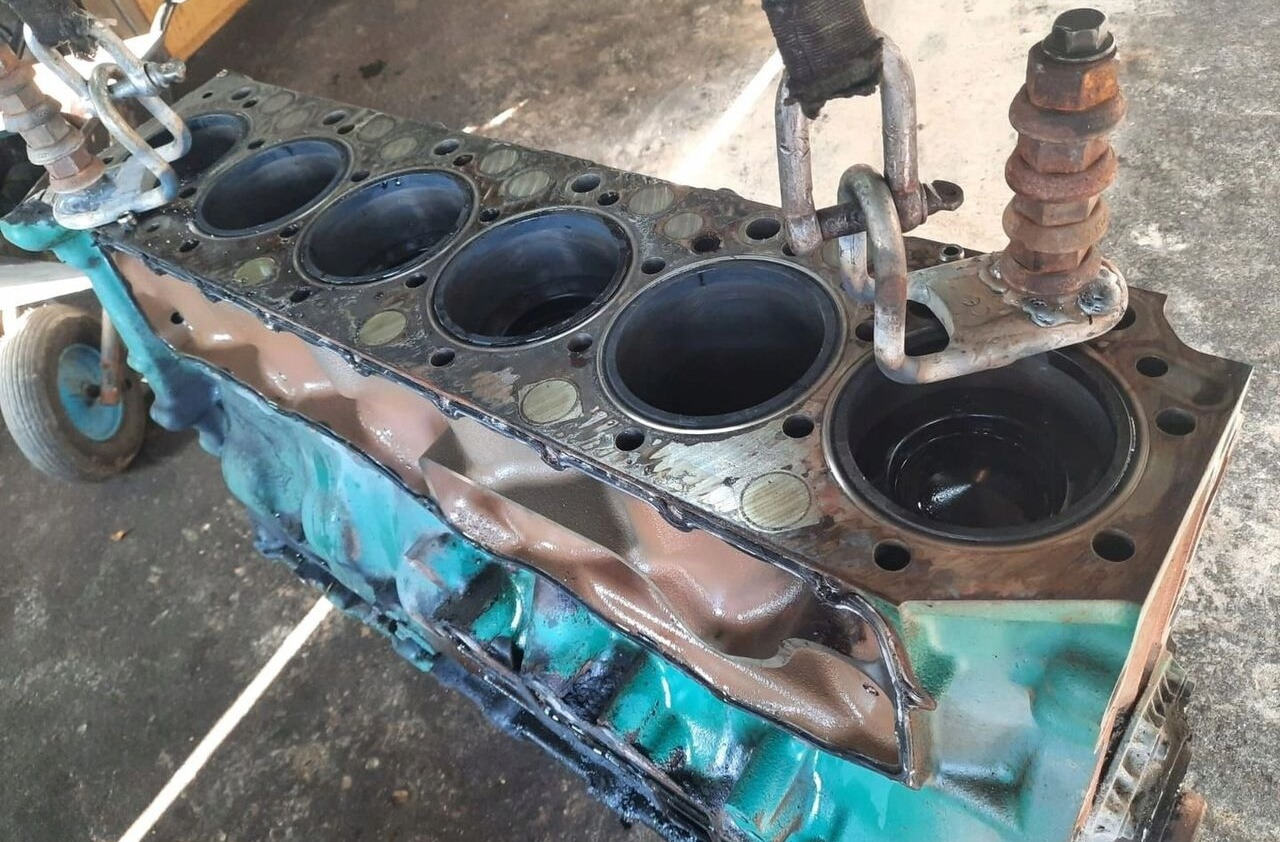 Volvo BLOK A TŁOKI WAŁ KORBOWY FM 9 D11C EUV. Volvo - Motor para Camión: foto 5 Volvo BLOK A TŁOKI WAŁ KORBOWY FM 9 D11C EUV. Volvo - Motor para Camión: foto 5