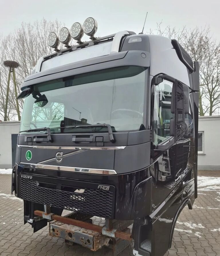 Volvo KOMPLETNA FH 16 750 EURO 6 GLOBETROTTER 2018 ROK Volvo VOLVO FH 16 750 EURO 6 GLOBETROTTER 2018 ROK - Cabina para Camión: foto 5 Volvo KOMPLETNA FH 16 750 EURO 6 GLOBETROTTER 2018 ROK Volvo VOLVO FH 16 750 EURO 6 GLOBETROTTER 2018 ROK - Cabina para Camión: foto 5