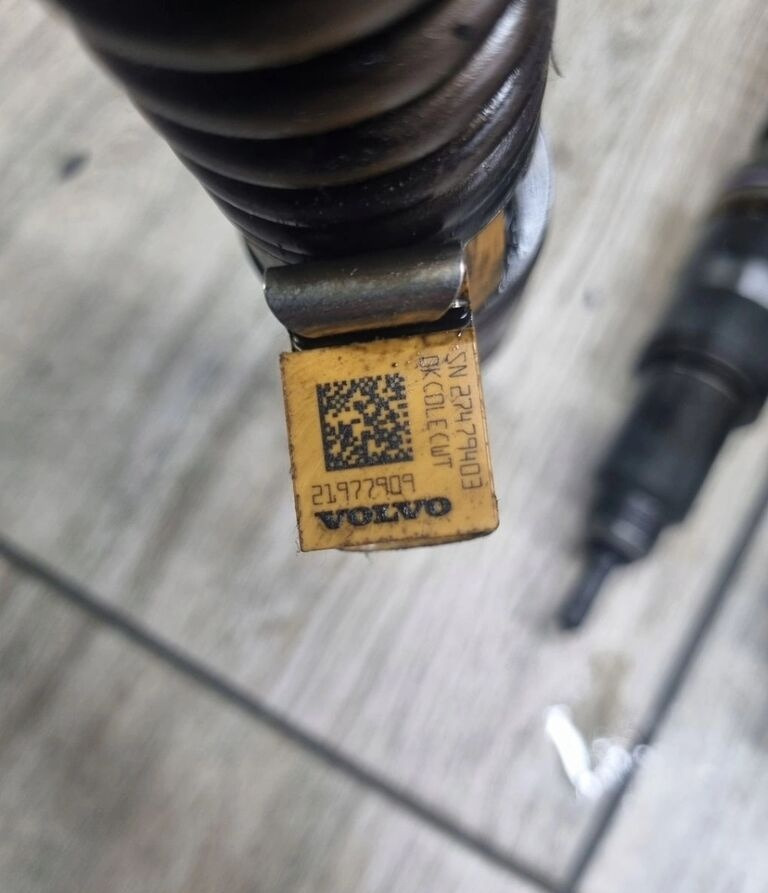 Volvo POMPO E FH 4 FM 4 D13K RENAULT GAMA T C K DTI 13 EURO 6 21977909 Volvo VOLVO FH 4 FM 4 D13K RENAULT GAMA T C K DTI 13 EURO 6 - Inyector para Camión: foto 2 Volvo POMPO E FH 4 FM 4 D13K RENAULT GAMA T C K DTI 13 EURO 6 21977909 Volvo VOLVO FH 4 FM 4 D13K RENAULT GAMA T C K DTI 13 EURO 6 - Inyector para Camión: foto 2