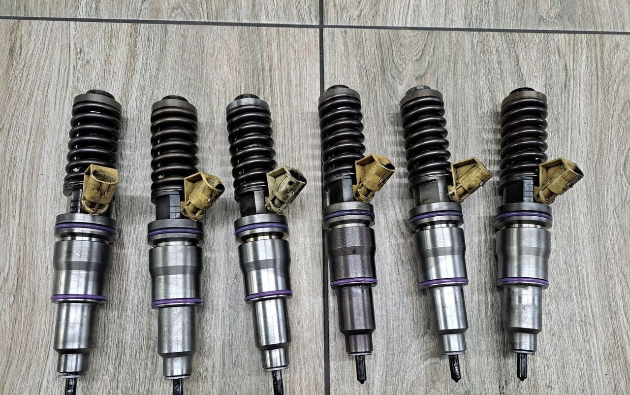 Volvo POMPOWTRYSKIWACZE WTRYSKI RENAULT MAGNUM DXI 12 VOLVO FH FM 12 - Inyector para Camión: foto 1 Volvo POMPOWTRYSKIWACZE WTRYSKI RENAULT MAGNUM DXI 12 VOLVO FH FM 12 - Inyector para Camión: foto 1