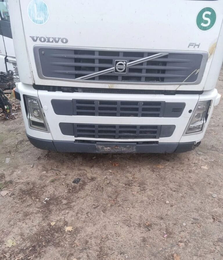 Volvo PRZÓD KOMPLETNY LAMPA OSŁONA Volvo FH FM 7 9 12 13 - Parachoques para Camión: foto 1 Volvo PRZÓD KOMPLETNY LAMPA OSŁONA Volvo FH FM 7 9 12 13 - Parachoques para Camión: foto 1