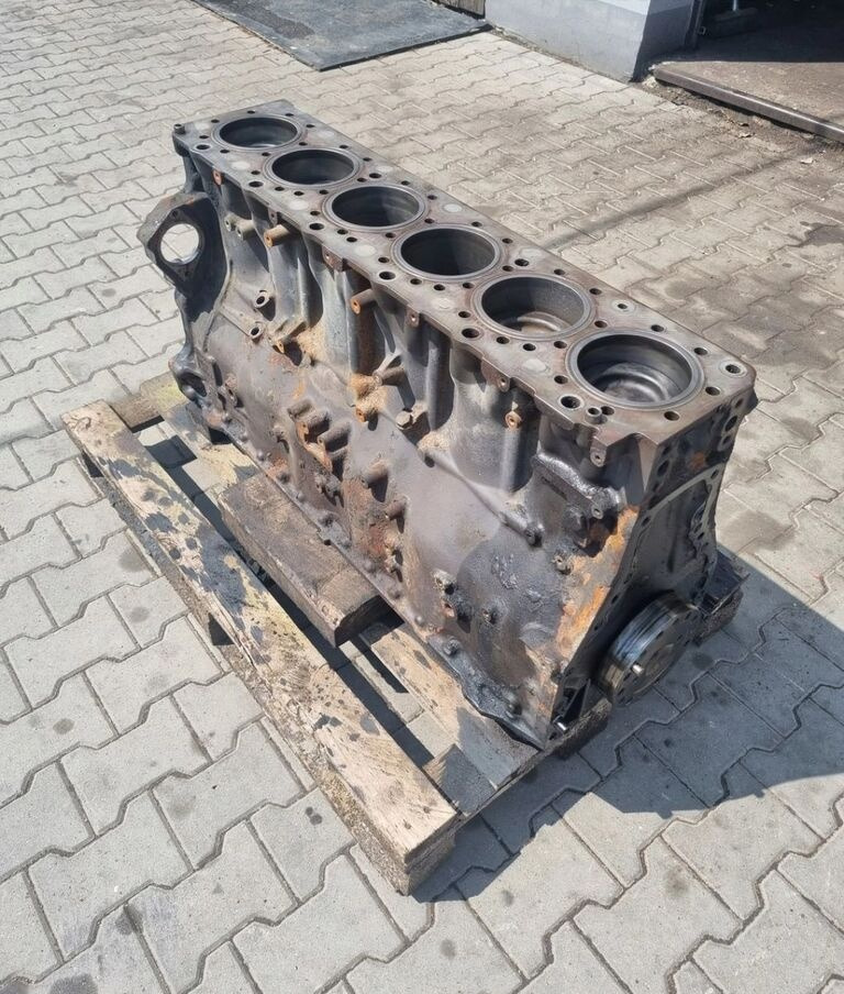 Volvo SŁUPEK TŁOKI WAŁ KORBOWY FH 12 D12 RENAULT MAGNUM DXI 12 1001968 Volvo - Bloque de cilindros para Camión: foto 4 Volvo SŁUPEK TŁOKI WAŁ KORBOWY FH 12 D12 RENAULT MAGNUM DXI 12 1001968 Volvo - Bloque de cilindros para Camión: foto 4