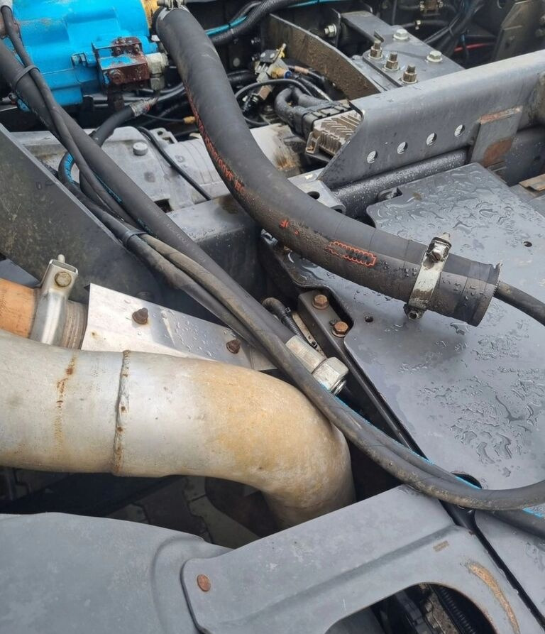 Volvo TŁUMIK FE RENAULT PREMIUM DXI D7 EUV Volvo Volvo OE - Convertidor catalítico para Camión: foto 3 Volvo TŁUMIK FE RENAULT PREMIUM DXI D7 EUV Volvo Volvo OE - Convertidor catalítico para Camión: foto 3
