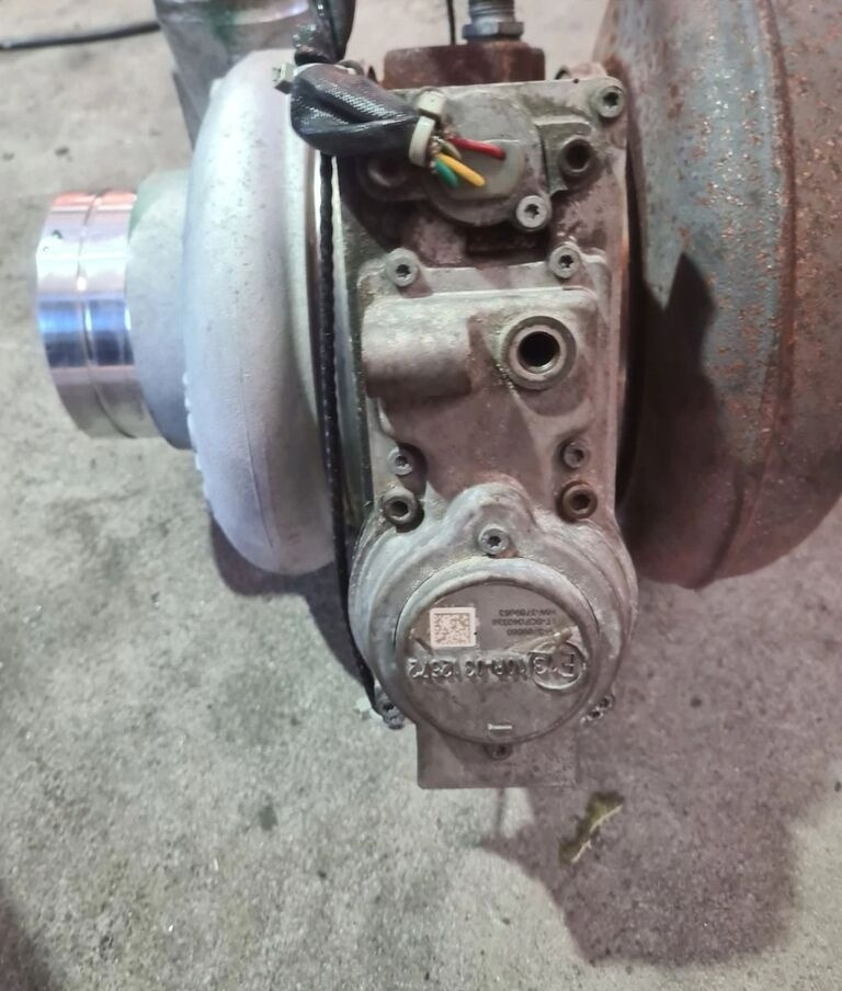 Volvo TURBINA TURBOSPRĘŻARKA FH 16 D16K 750 EURO 6 3789660 HW-3789663 Volvo VOLVO FH 16 D16K 750 EURO 6 3789660 HW-3789663 - Turbocompresor para Camión: foto 3 Volvo TURBINA TURBOSPRĘŻARKA FH 16 D16K 750 EURO 6 3789660 HW-3789663 Volvo VOLVO FH 16 D16K 750 EURO 6 3789660 HW-3789663 - Turbocompresor para Camión: foto 3