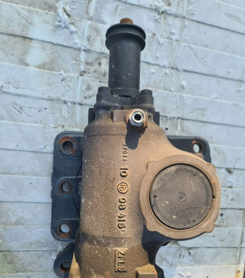 ZF KOLUMNA PRZEKŁADNIA KIEROWNICZA RENAULT GAMA RANGE 21386315 - Caja de dirección para Camión: foto 2 ZF KOLUMNA PRZEKŁADNIA KIEROWNICZA RENAULT GAMA RANGE 21386315 - Caja de dirección para Camión: foto 2