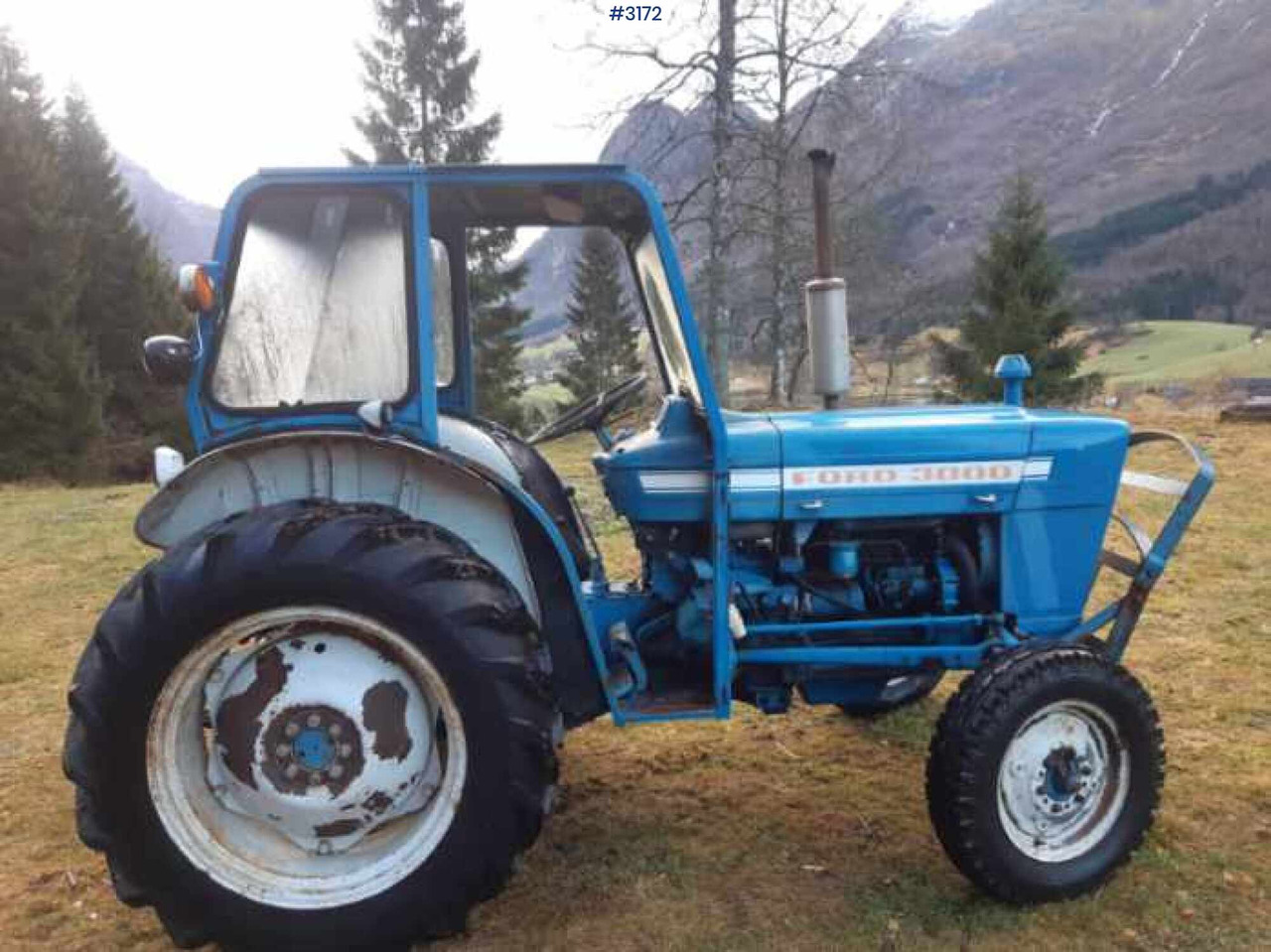 Tractor 1973 Ford 3000: foto 1