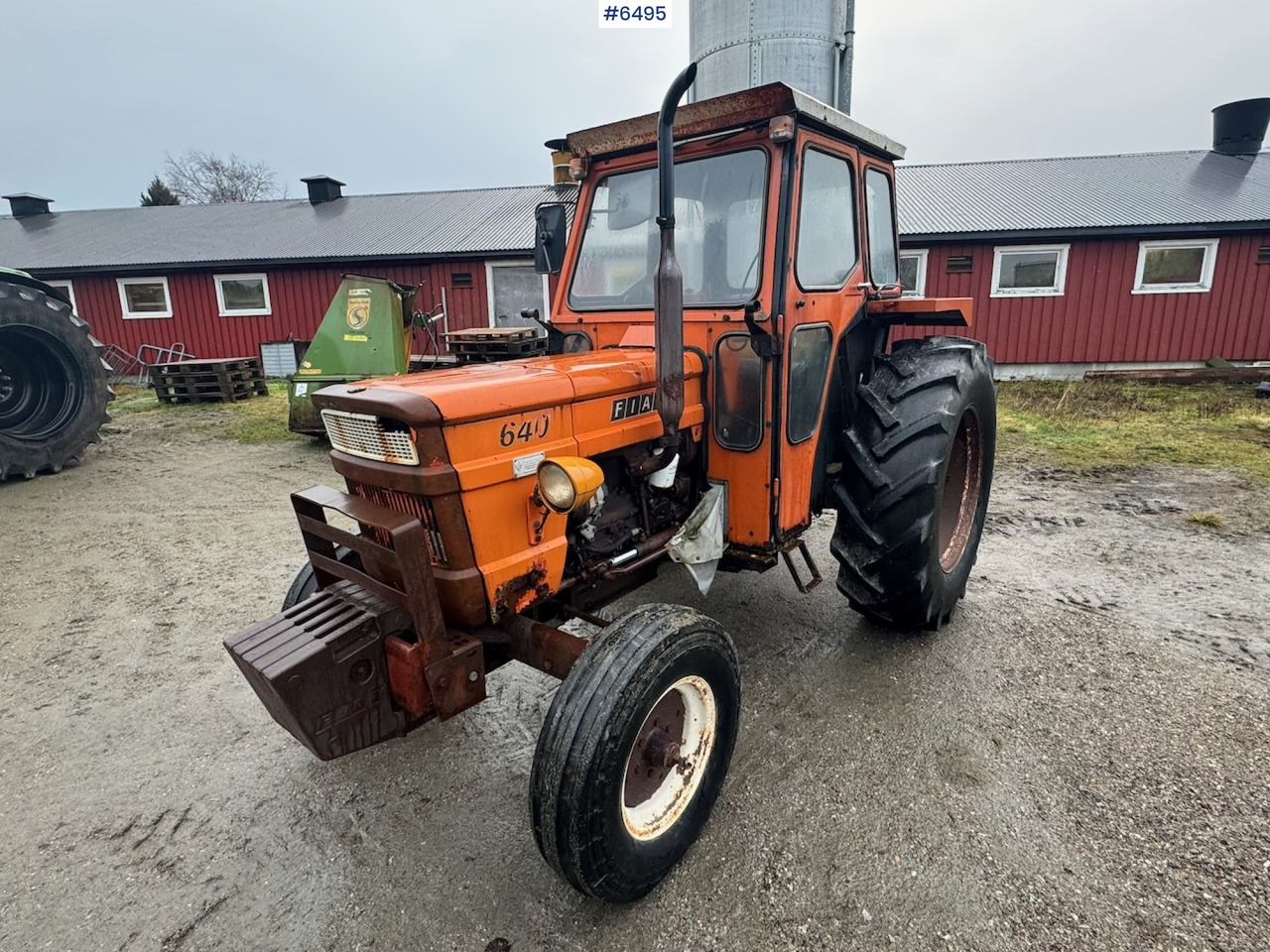 Tractor 1975 Fiat 640 tractor with/twin wheels and triangle. WATCH THE VIDEO!: foto 9