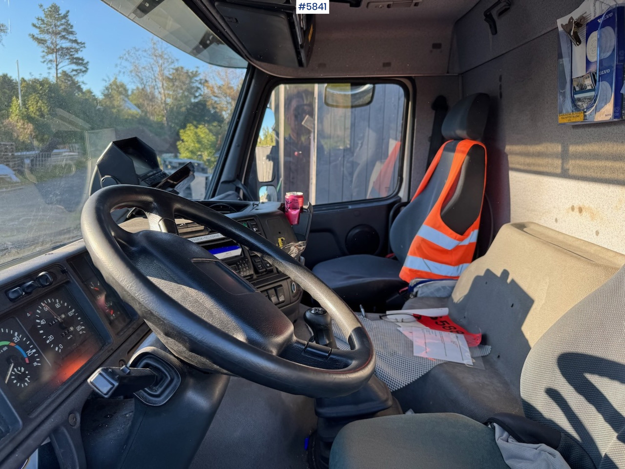 Camión portacontenedore/ Intercambiable 2002 Volvo FM 6x2.: foto 11 Camión portacontenedore/ Intercambiable 2002 Volvo FM 6x2.: foto 11