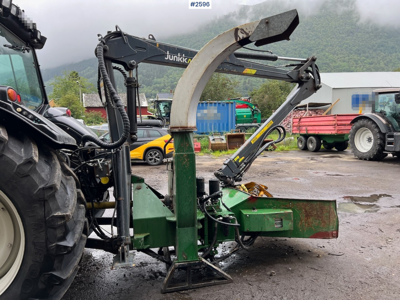 2010 Valtra T182 Versu Tractor w/ 2015 NHS 300E Chipper and 2015 Junkkari P4169 Crane - Tractor: foto 5 2010 Valtra T182 Versu Tractor w/ 2015 NHS 300E Chipper and 2015 Junkkari P4169 Crane - Tractor: foto 5