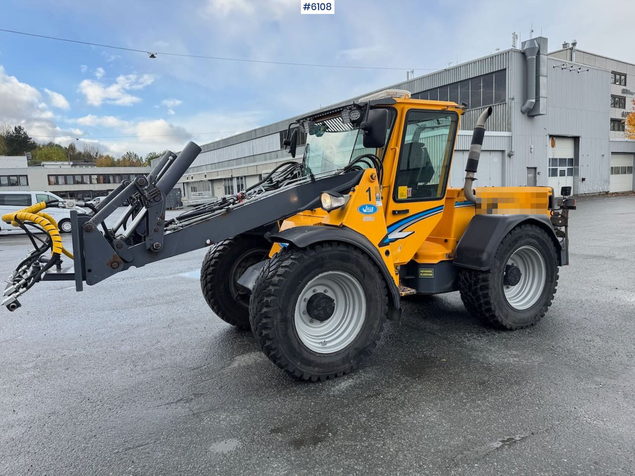 2011 Wille 655C w/ flushing unit, sweeping unit, 2 buckets and pallet fork - Cargadora de ruedas: foto 1 2011 Wille 655C w/ flushing unit, sweeping unit, 2 buckets and pallet fork - Cargadora de ruedas: foto 1