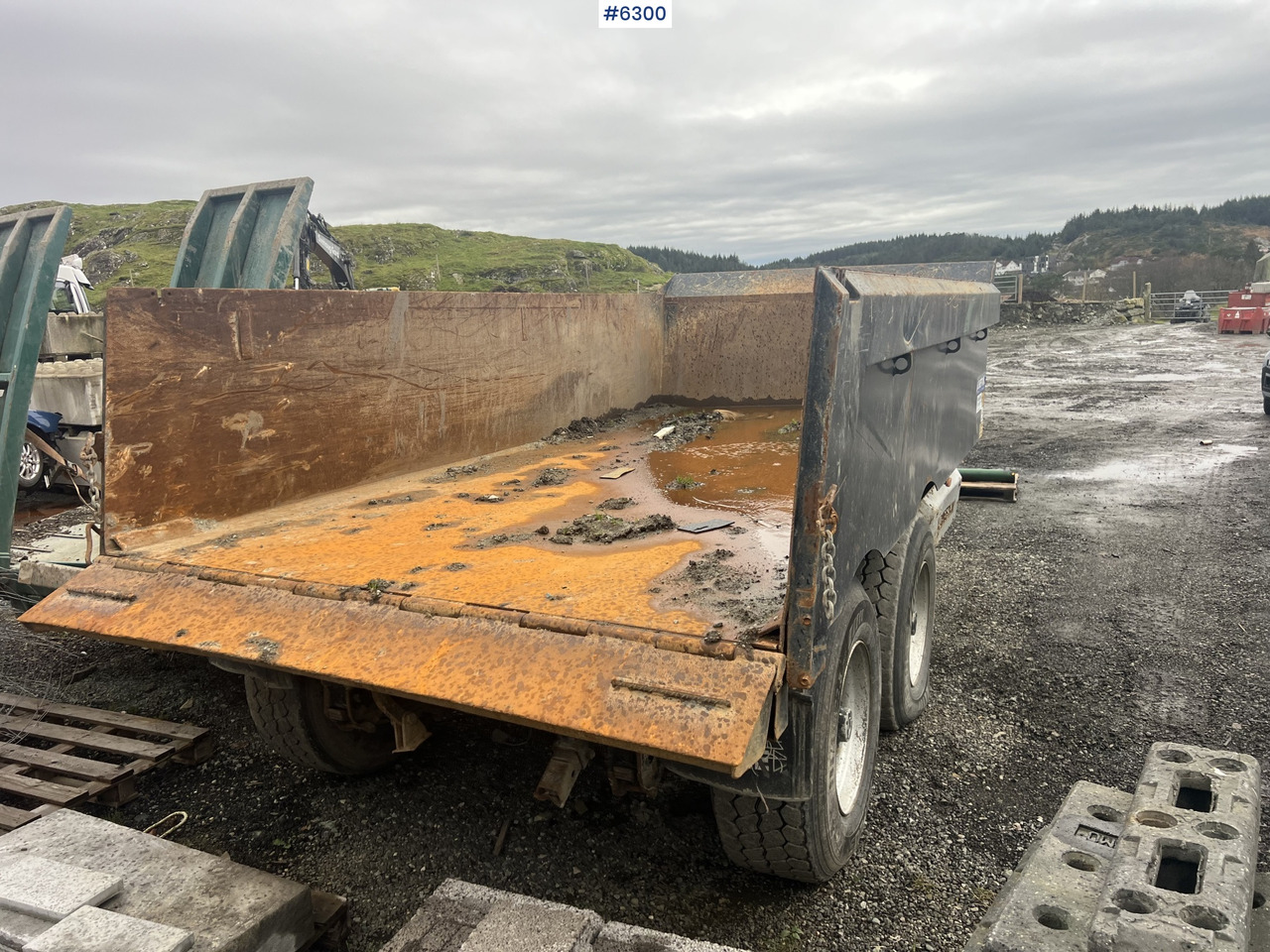 2012 Chieftain 20 ton 2 axle dump trailer - Remolque volquete agrícola: foto 5 2012 Chieftain 20 ton 2 axle dump trailer - Remolque volquete agrícola: foto 5