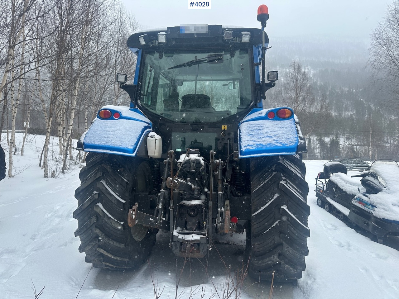 2012 Valtra N122 4x4 traktor w/ front loader and Dalen snow blower - Tractor: foto 5 2012 Valtra N122 4x4 traktor w/ front loader and Dalen snow blower - Tractor: foto 5