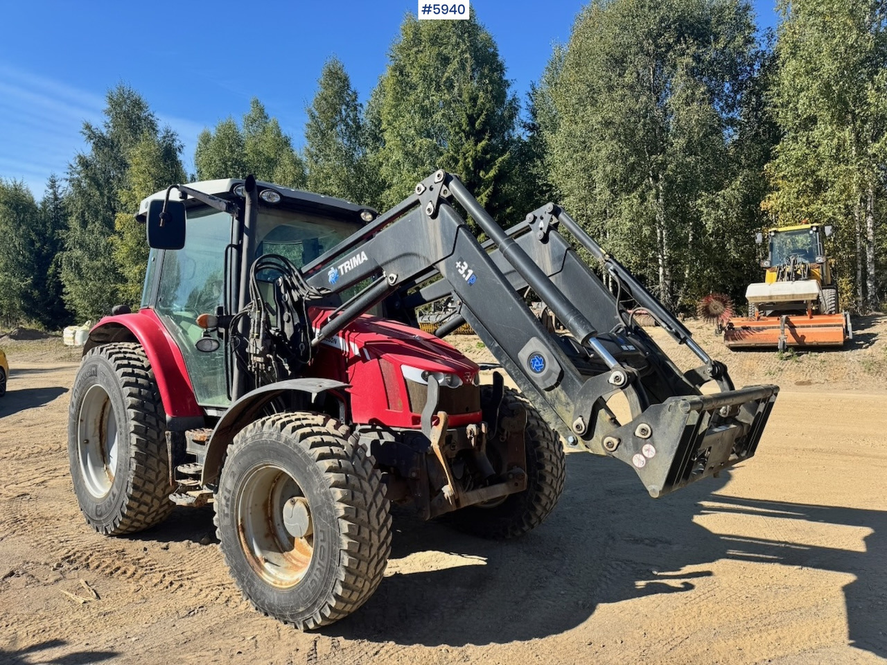 2014 Massey Ferguson 5610 w/ Front Loader and Hydraulics. 1950 hours! - Tractor: foto 1 2014 Massey Ferguson 5610 w/ Front Loader and Hydraulics. 1950 hours! - Tractor: foto 1