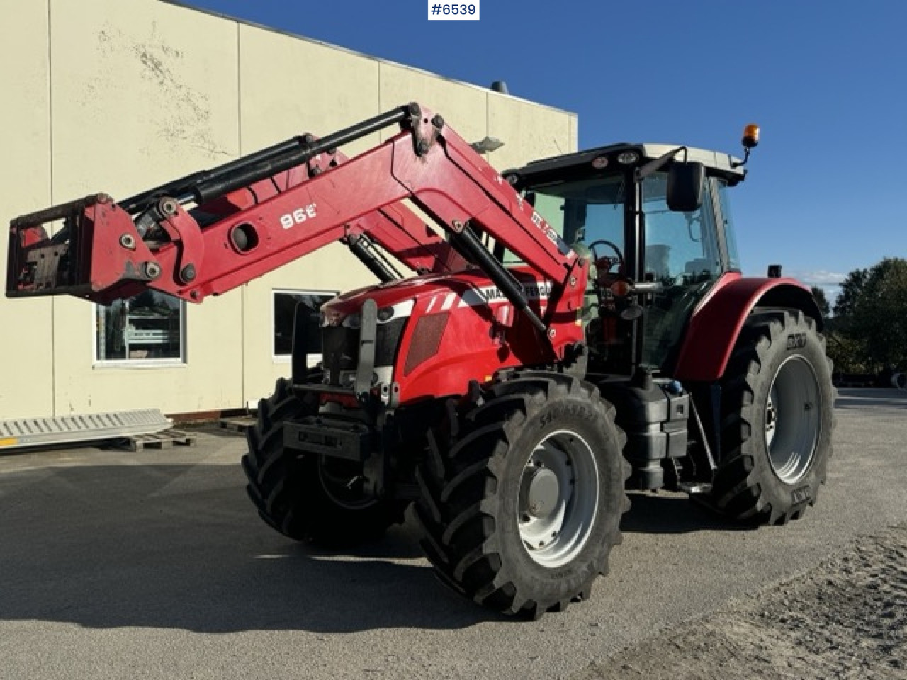 2014 Massey Ferguson MF7616 with loader and 3rd function! - Tractor: foto 1 2014 Massey Ferguson MF7616 with loader and 3rd function! - Tractor: foto 1