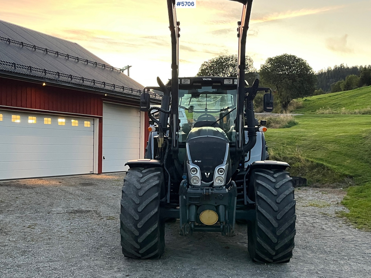 2014 Valtra N143 Direct, well equipped! - Tractor: foto 2 2014 Valtra N143 Direct, well equipped! - Tractor: foto 2