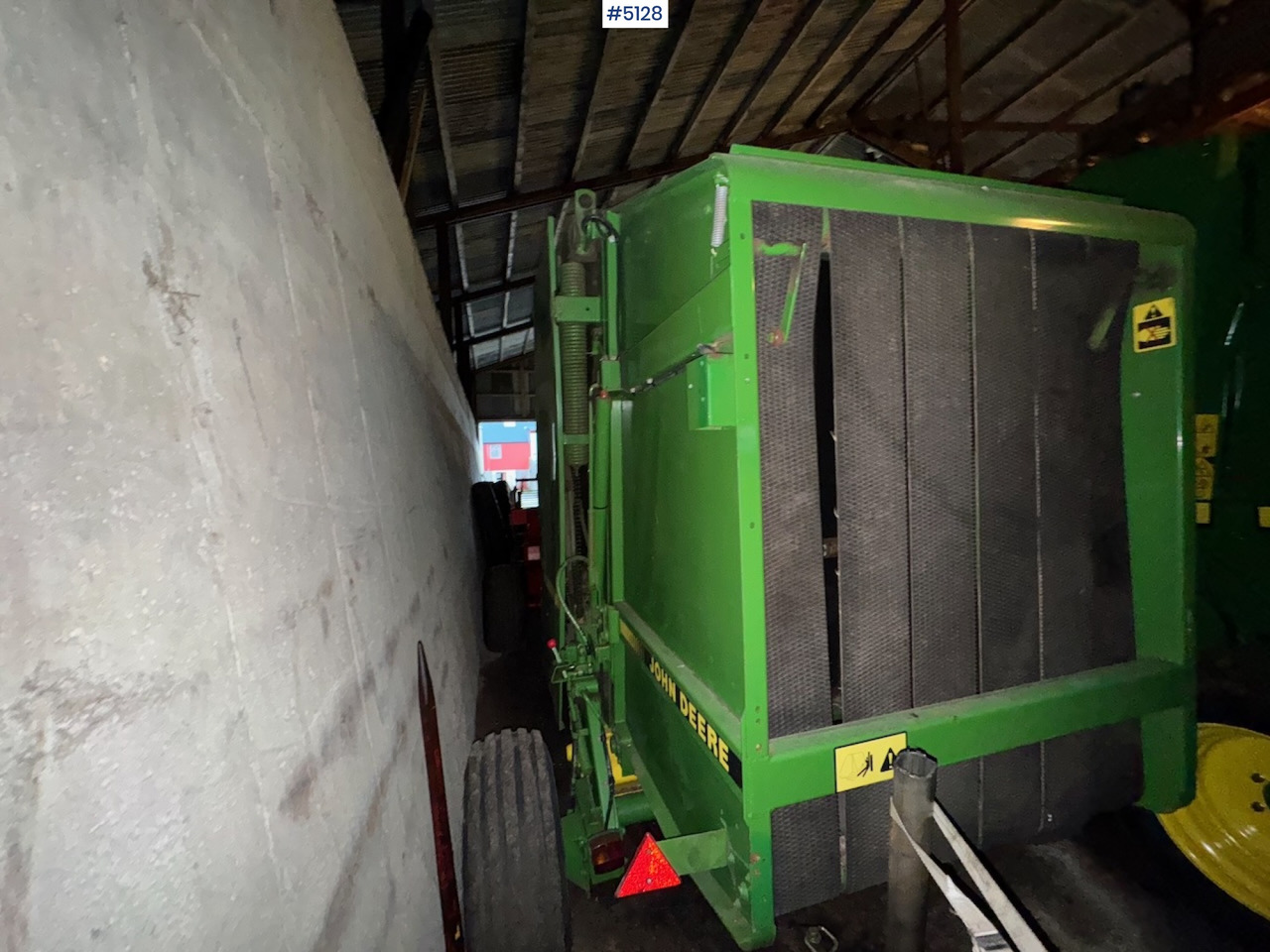 John Deere 550 Round Baler - Maquinaria de henificación: foto 2 John Deere 550 Round Baler - Maquinaria de henificación: foto 2