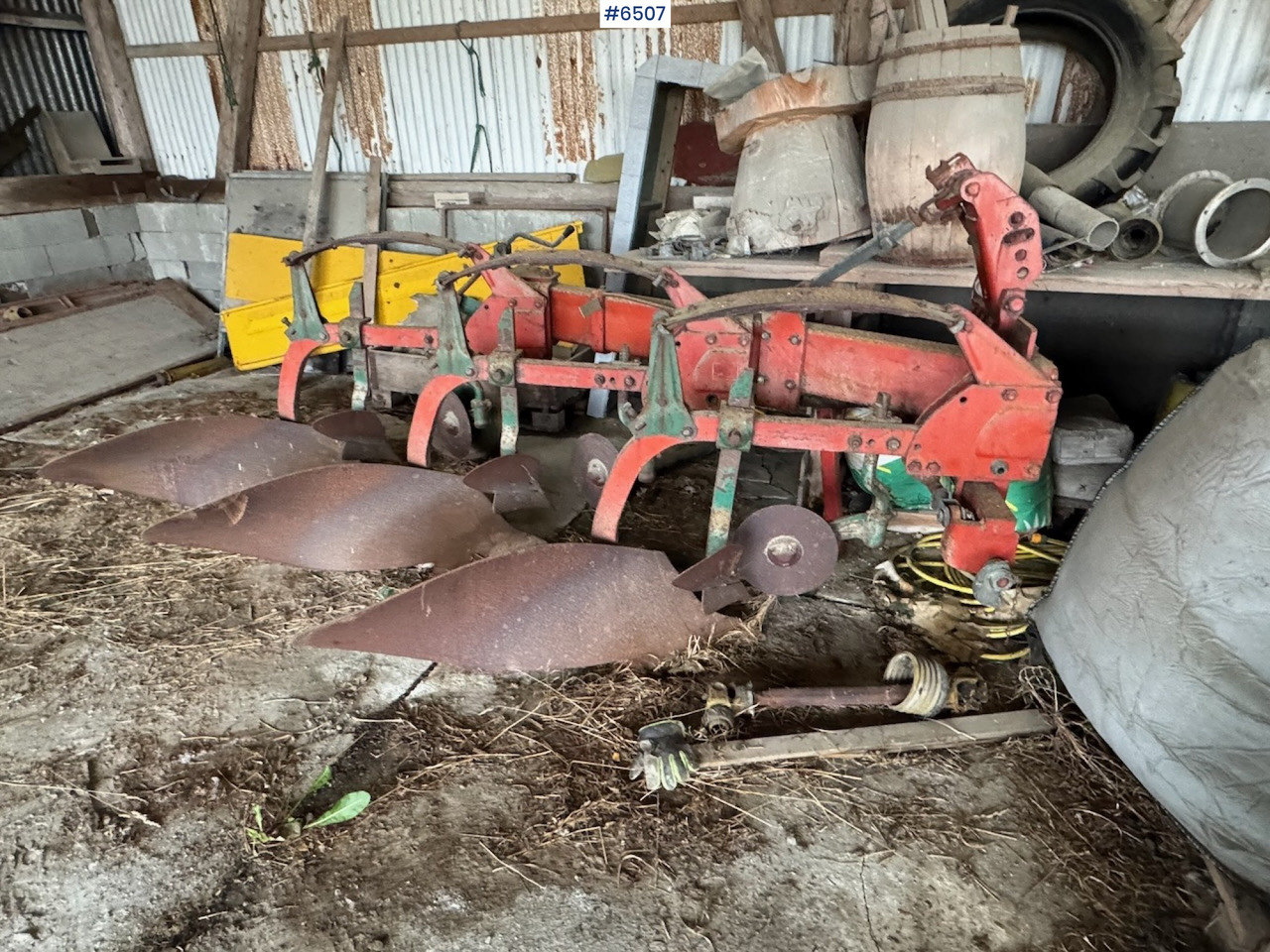 Kverneland 3-furrow plough - Equipo para trabajo del suelo: foto 3 Kverneland 3-furrow plough - Equipo para trabajo del suelo: foto 3