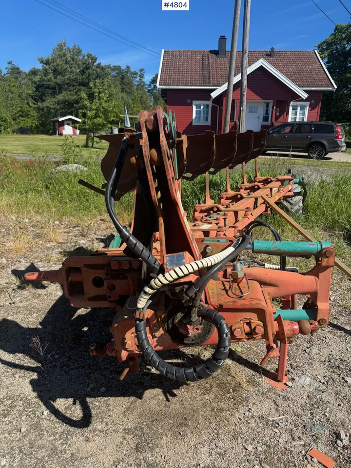 Kverneland Ecomat 650 6-furrow reversible plough - Equipo para trabajo del suelo: foto 4 Kverneland Ecomat 650 6-furrow reversible plough - Equipo para trabajo del suelo: foto 4