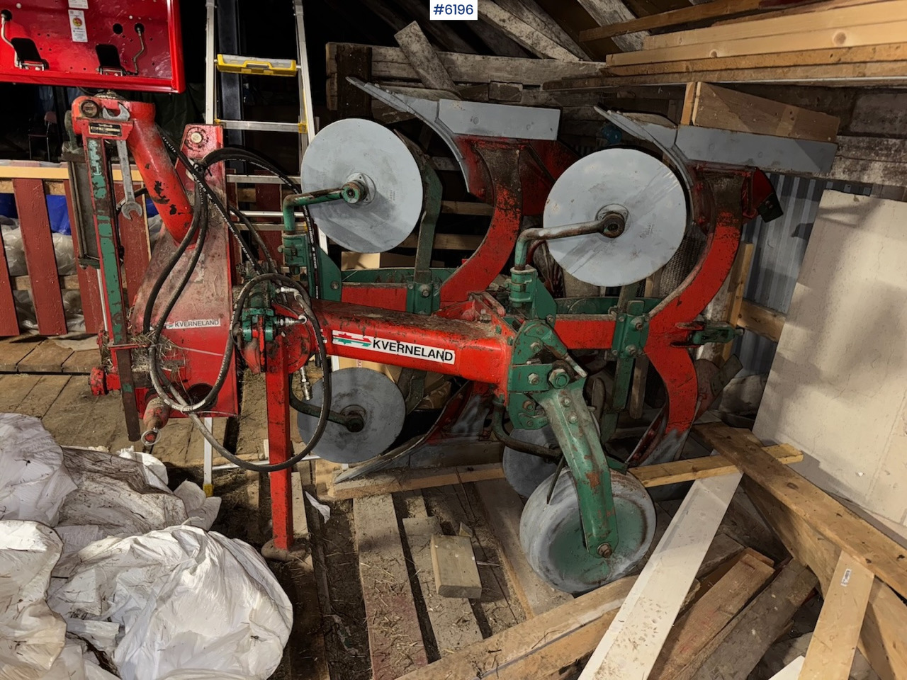 Kverneland Mod. E 3 2-furrow reversible plough. - Equipo para trabajo del suelo: foto 4 Kverneland Mod. E 3 2-furrow reversible plough. - Equipo para trabajo del suelo: foto 4