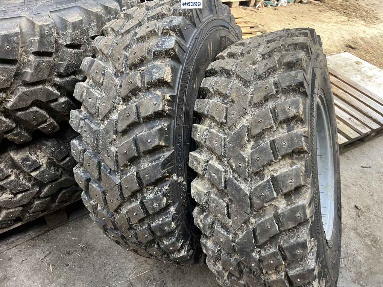Nokian tri 2 studded tires for tractors - Otros maquinaria: foto 4 Nokian tri 2 studded tires for tractors - Otros maquinaria: foto 4