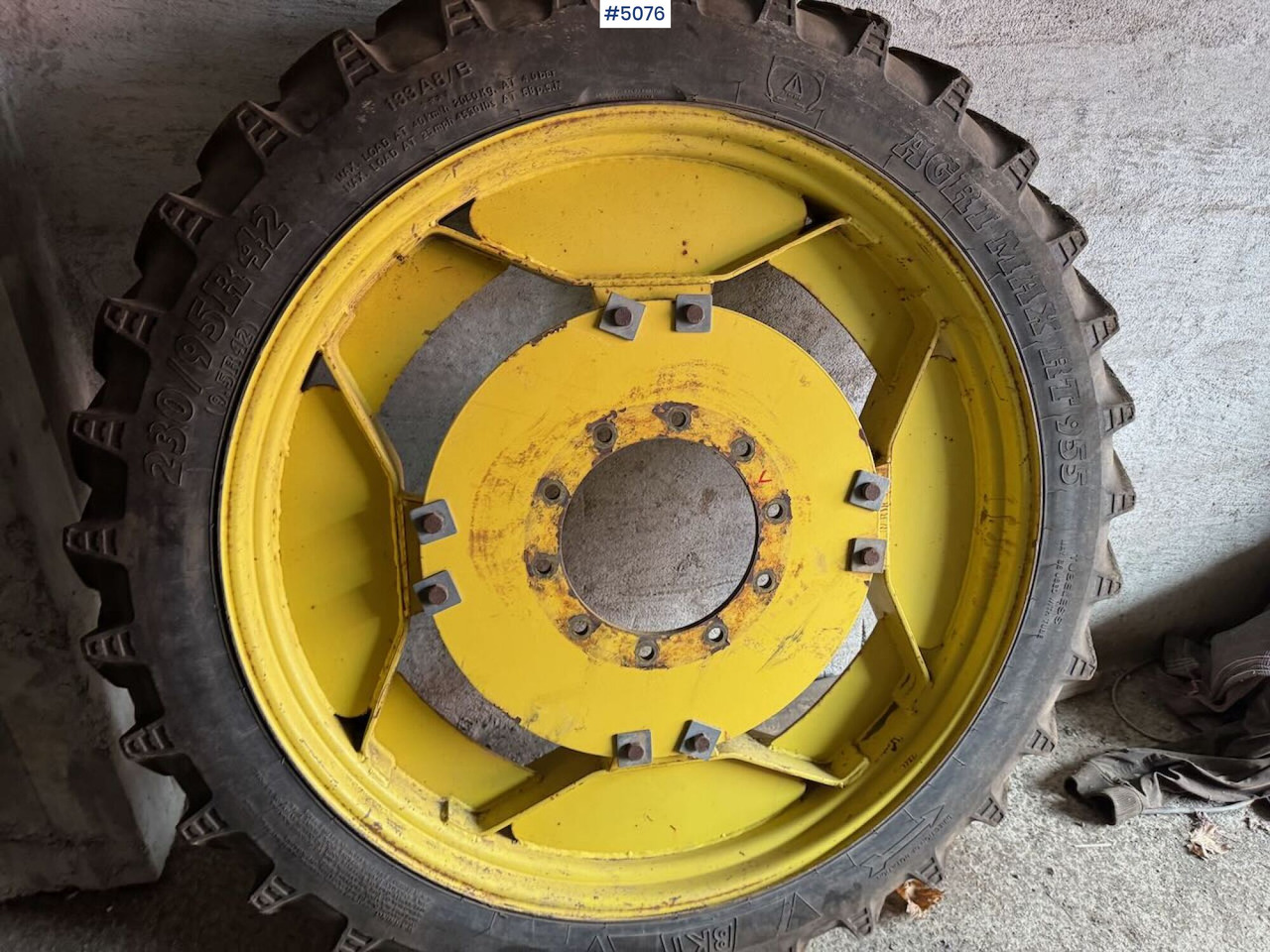 Sprayer Wheels (used on a John Deere 6830) - Pulverizador: foto 4 Sprayer Wheels (used on a John Deere 6830) - Pulverizador: foto 4