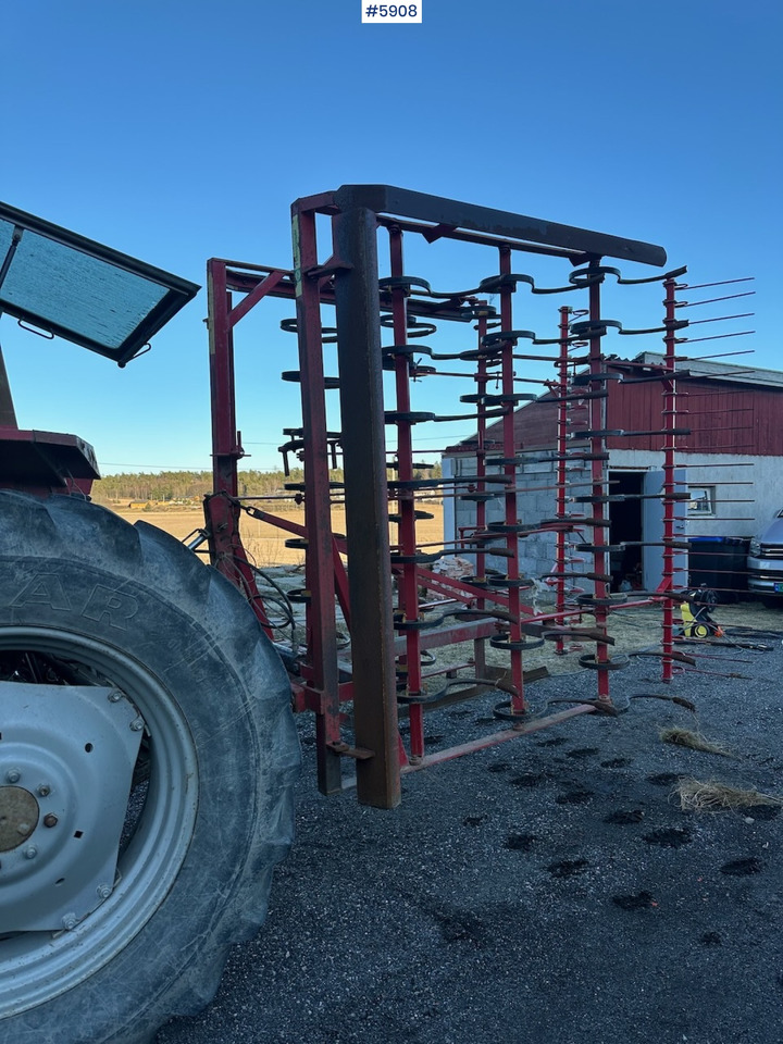 Väderstad Cultivator 4.6 m - Equipo para trabajo del suelo: foto 4 Väderstad Cultivator 4.6 m - Equipo para trabajo del suelo: foto 4