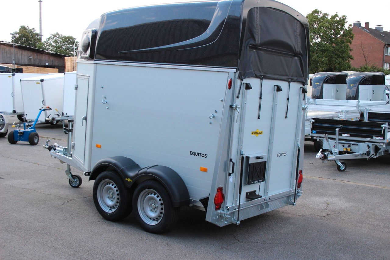 Humbaur Equitos Alu Plus 2400 Pferdeanhänger Sattelkamme - Remolque transporte de ganado: foto 4 Humbaur Equitos Alu Plus 2400 Pferdeanhänger Sattelkamme - Remolque transporte de ganado: foto 4