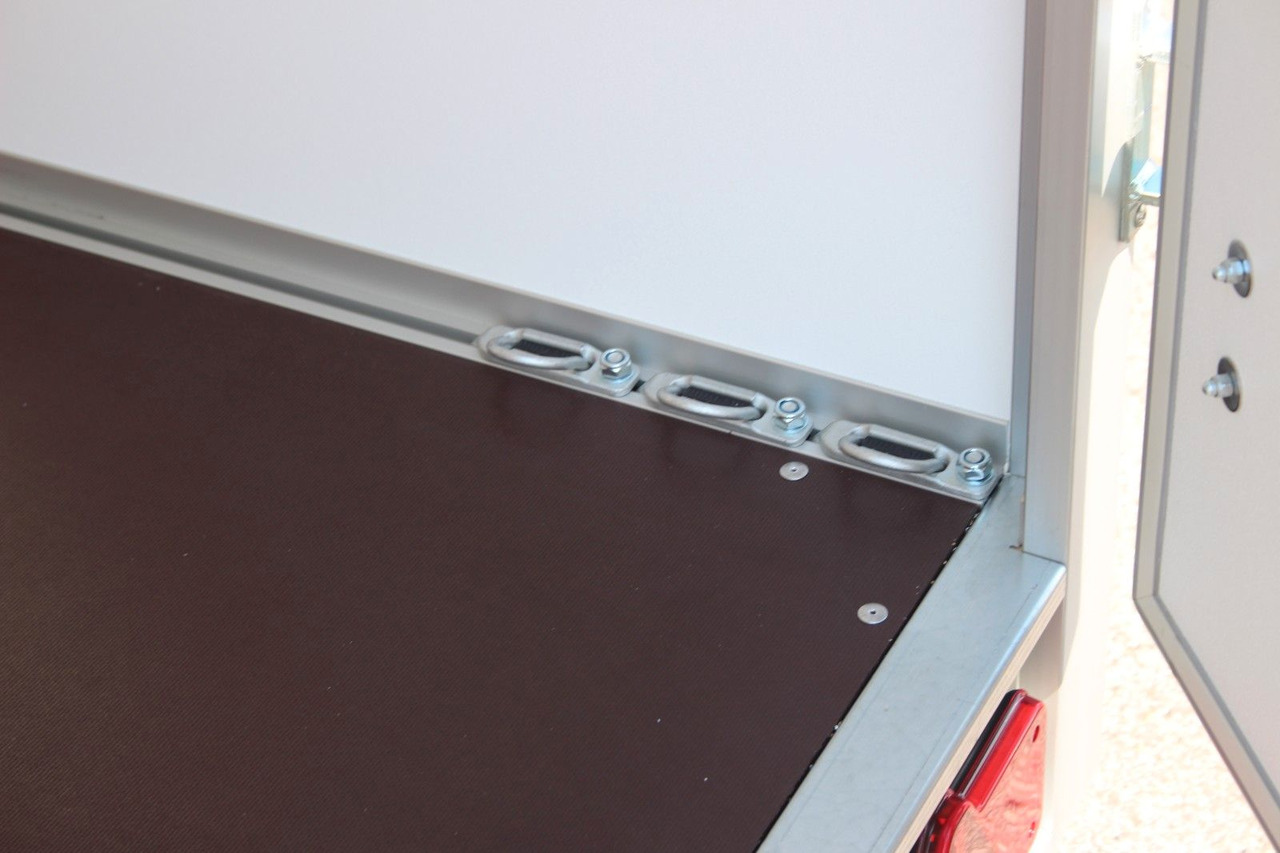 Humbaur HK 132513-15P Überfahrwand Kofferanhänger Flex - Remolque caja cerrada: foto 5 Humbaur HK 132513-15P Überfahrwand Kofferanhänger Flex - Remolque caja cerrada: foto 5