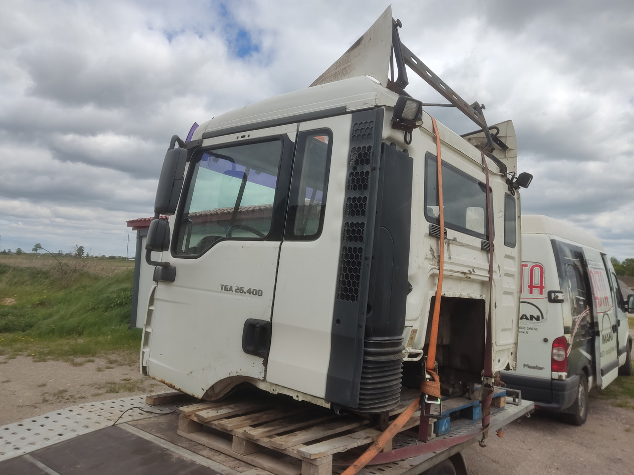 MAN cab F99/L17 - Cabina: foto 3 MAN cab F99/L17 - Cabina: foto 3