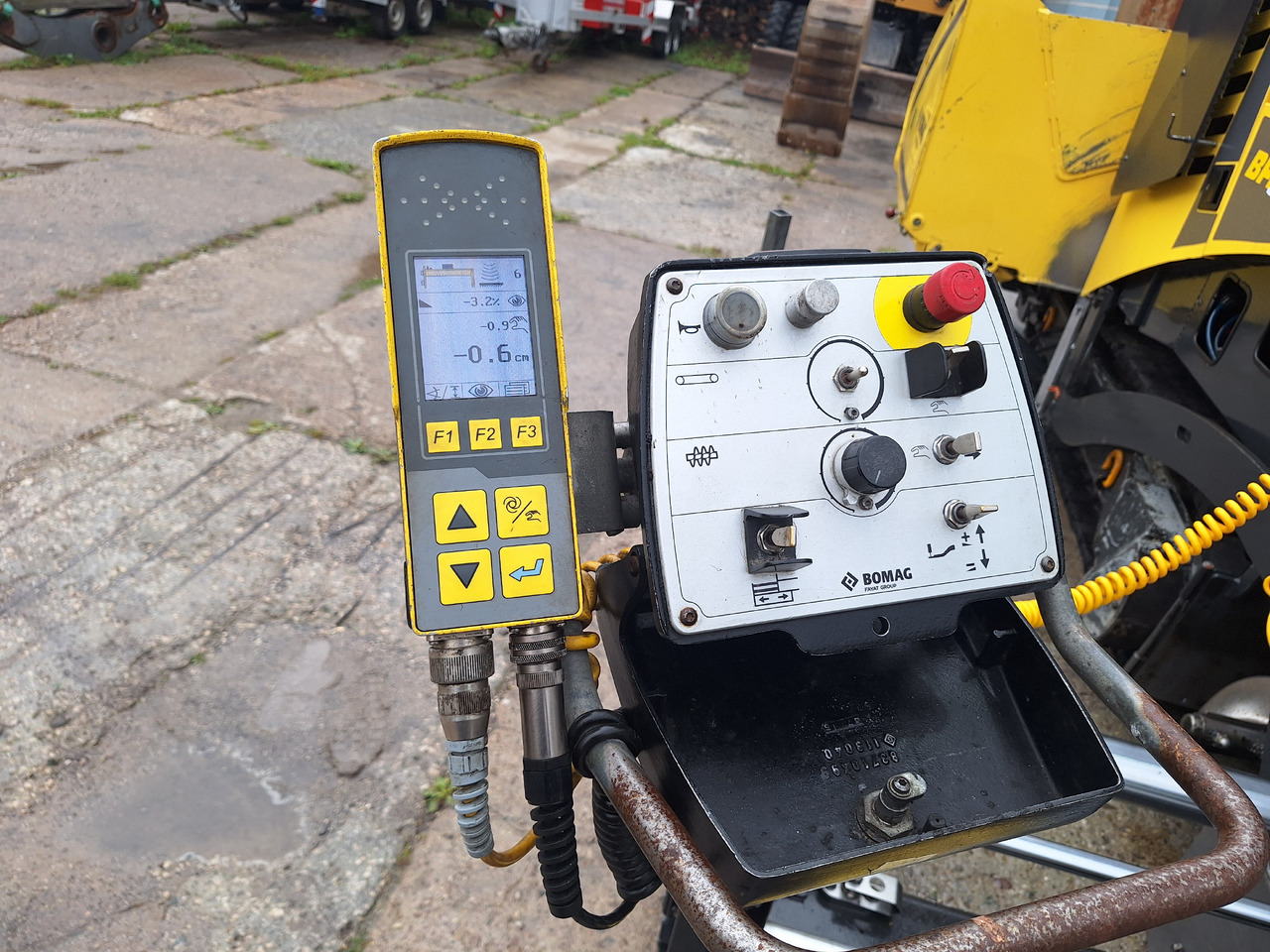 Bomag Bf 300C-3 - Pavimentadora de asfalto: foto 5 Bomag Bf 300C-3 - Pavimentadora de asfalto: foto 5