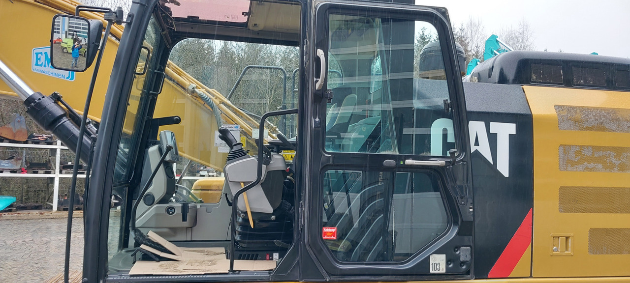 CATERPILLAR 326F - Excavadora de cadenas: foto 5 CATERPILLAR 326F - Excavadora de cadenas: foto 5