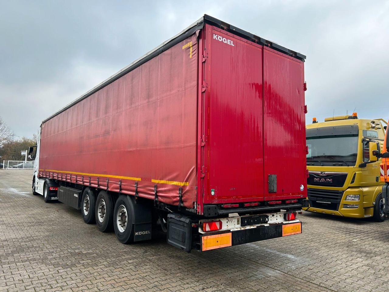 Kögel Auflieger Pritsche Plane - Semirremolque lona: foto 2 Kögel Auflieger Pritsche Plane - Semirremolque lona: foto 2