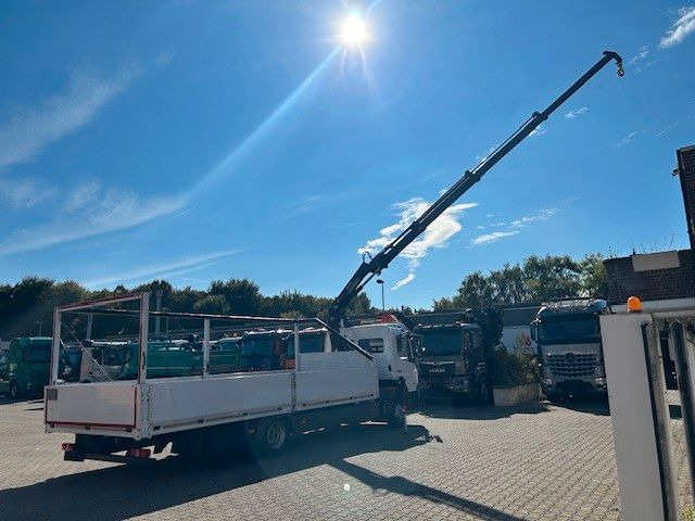 Mercedes-Benz 1221 Pritsche + HIAB XS077 ES 3 - 4x2 weiß - Camión caja abierta, Camión grúa: foto 5 Mercedes-Benz 1221 Pritsche + HIAB XS077 ES 3 - 4x2 weiß - Camión caja abierta, Camión grúa: foto 5