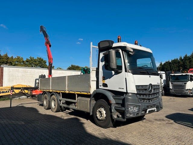Mercedes-Benz 2636 Pritsche + Fassi F135 Kran 6x4 Blatt-Blatt - Camión grúa: foto 3 Mercedes-Benz 2636 Pritsche + Fassi F135 Kran 6x4 Blatt-Blatt - Camión grúa: foto 3