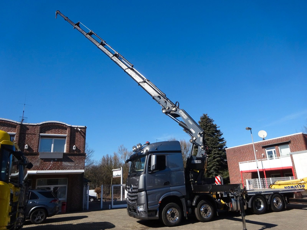 Mercedes-Benz 3453 Plattform + Fassi F820 Kran 8x2 Mercedes-Benz 3453 FASSI F820 Kran 8x Hydr. Ausschub - Camión grúa, Camión caja abierta: foto 5 Mercedes-Benz 3453 Plattform + Fassi F820 Kran 8x2 Mercedes-Benz 3453 FASSI F820 Kran 8x Hydr. Ausschub - Camión grúa, Camión caja abierta: foto 5