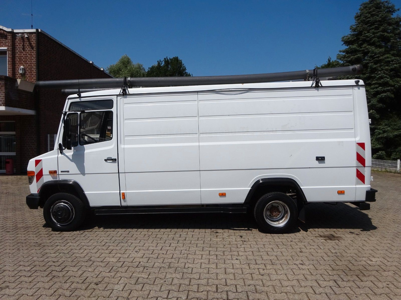 Mercedes-Benz 613D Vario Kasten 4x2 - Furgón: foto 3 Mercedes-Benz 613D Vario Kasten 4x2 - Furgón: foto 3